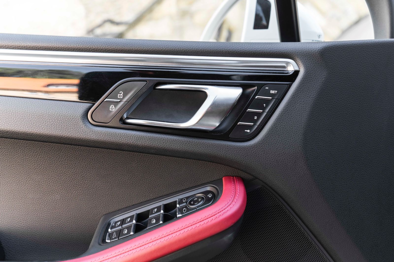 Fahrzeugabbildung Porsche Macan PASM CHRONO LED CARPLAY PANO 360° BOSE PDC