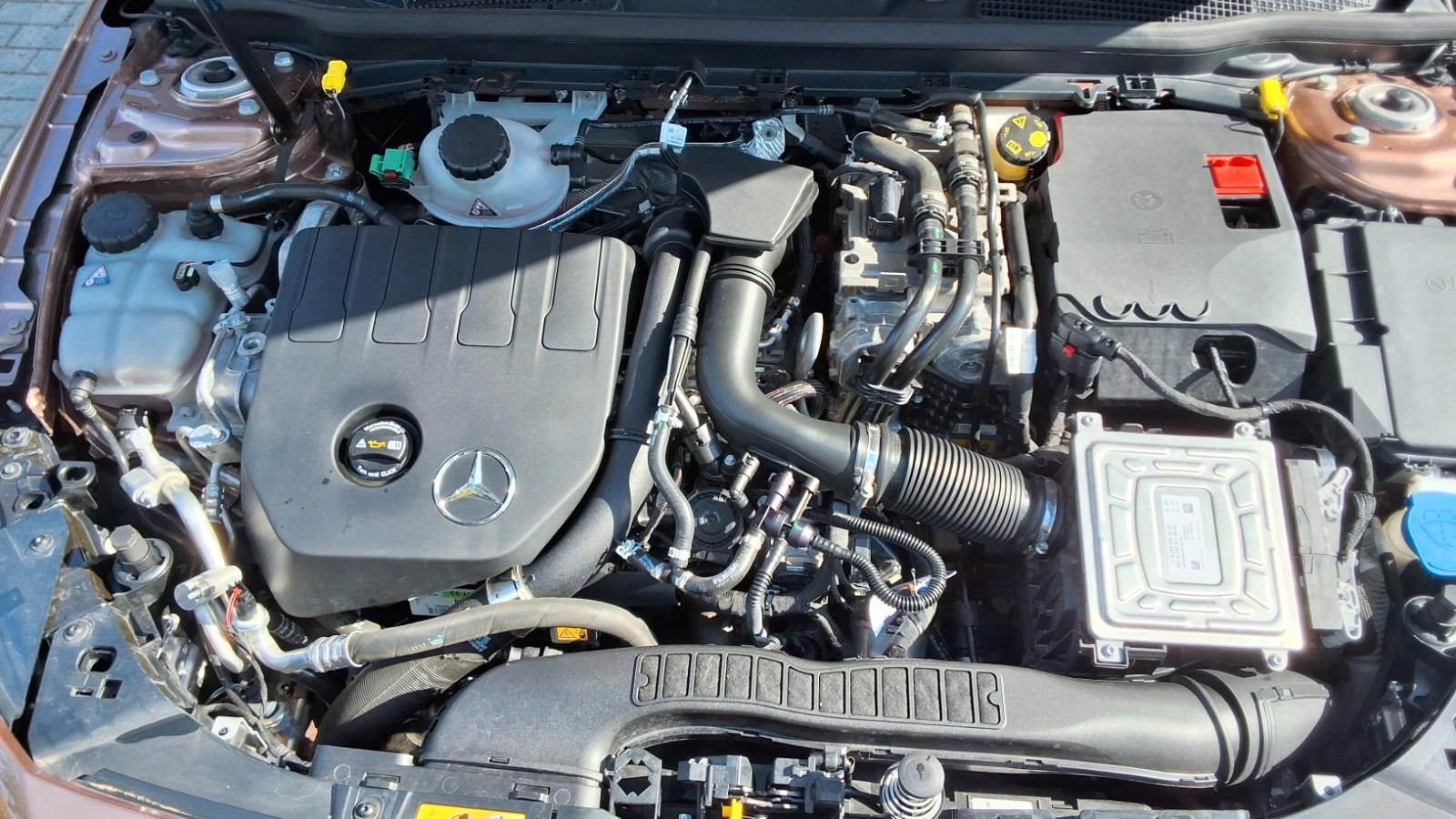 Mercedes-Benz A 250 Limousine AMG Line Top 1.Hand