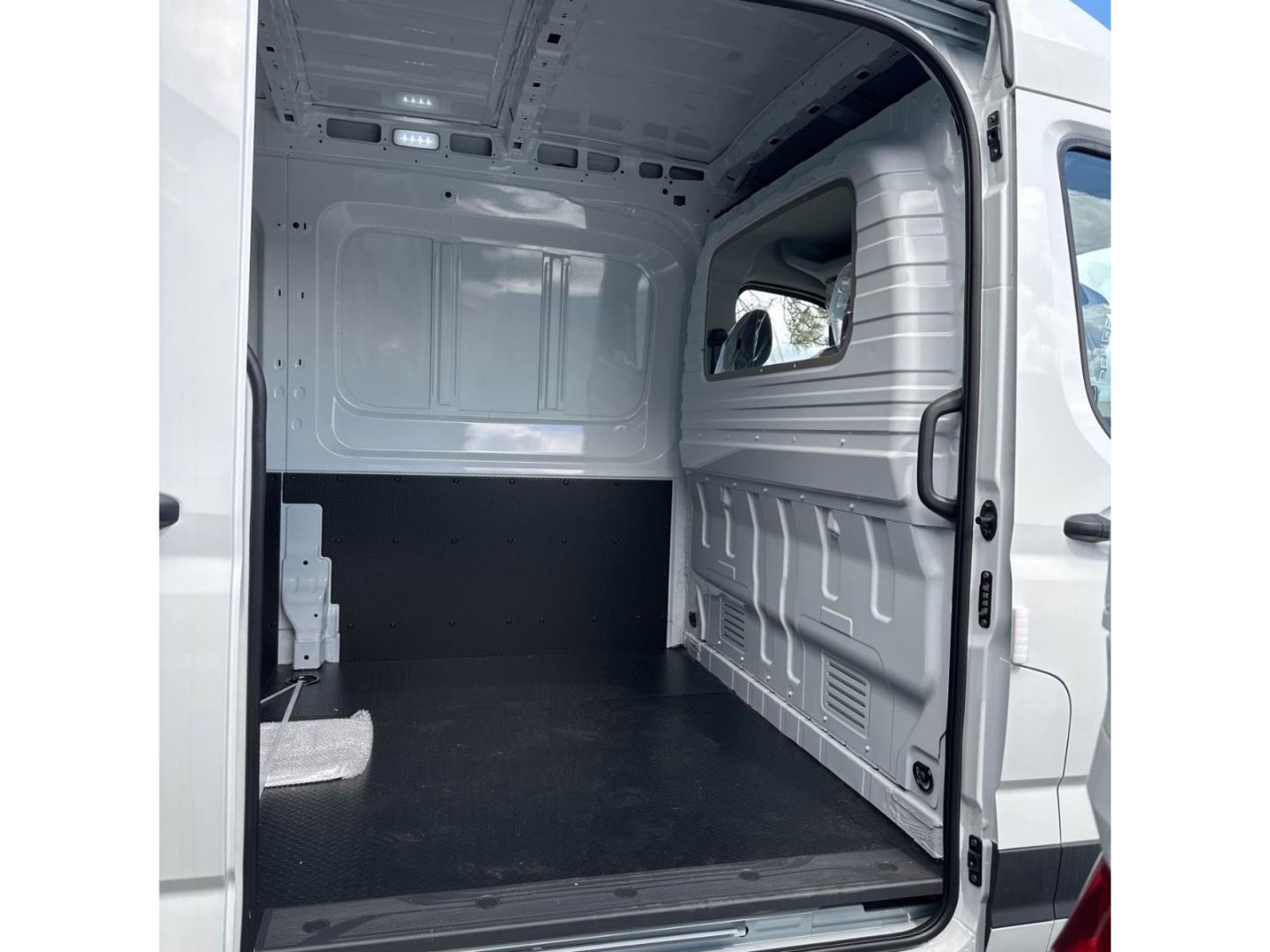 Fahrzeugabbildung Maxus Deliver9 Kasten 108 kW EU6d 2.0 Diesel Panel Van