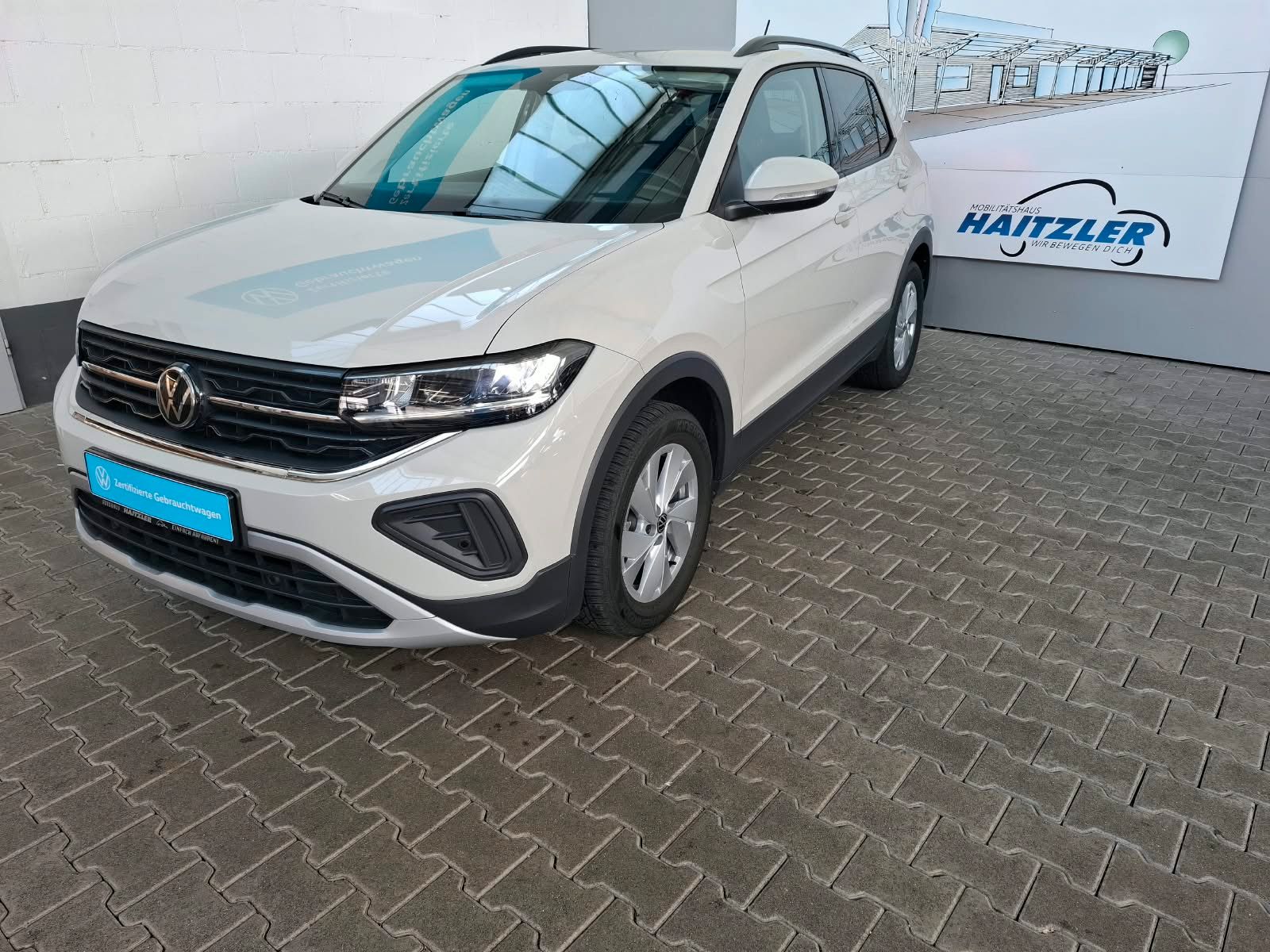 Fahrzeugabbildung Volkswagen T-Cross Life 1,0 TSI + Sitzheizung + ACC + LED