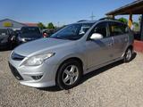 Hyundai i30 CW 1.6 CRDi 66 kW Edition - Hyundai i30 aus 2012 mit Diesel-Antrieb: Kombi