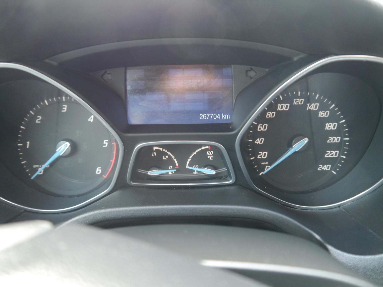 Ford Focus 2011 — photo 10