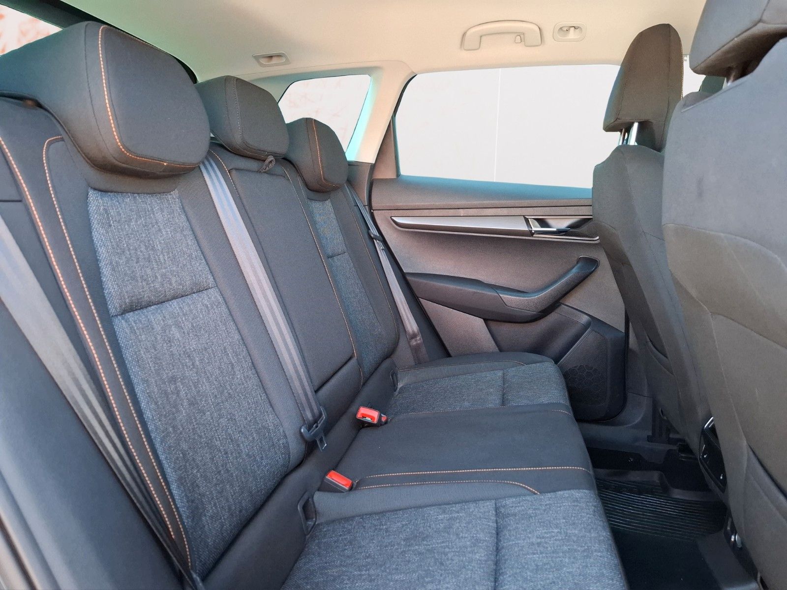 Fahrzeugabbildung SKODA Karoq Clever ! Amundsen ! Kamera !