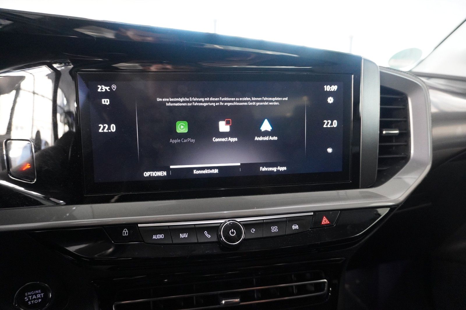 Fahrzeugabbildung Opel Mokka-e ELEGANCE 3-PHASIG NAVI/LED/VIRTU/SHZ/DAB