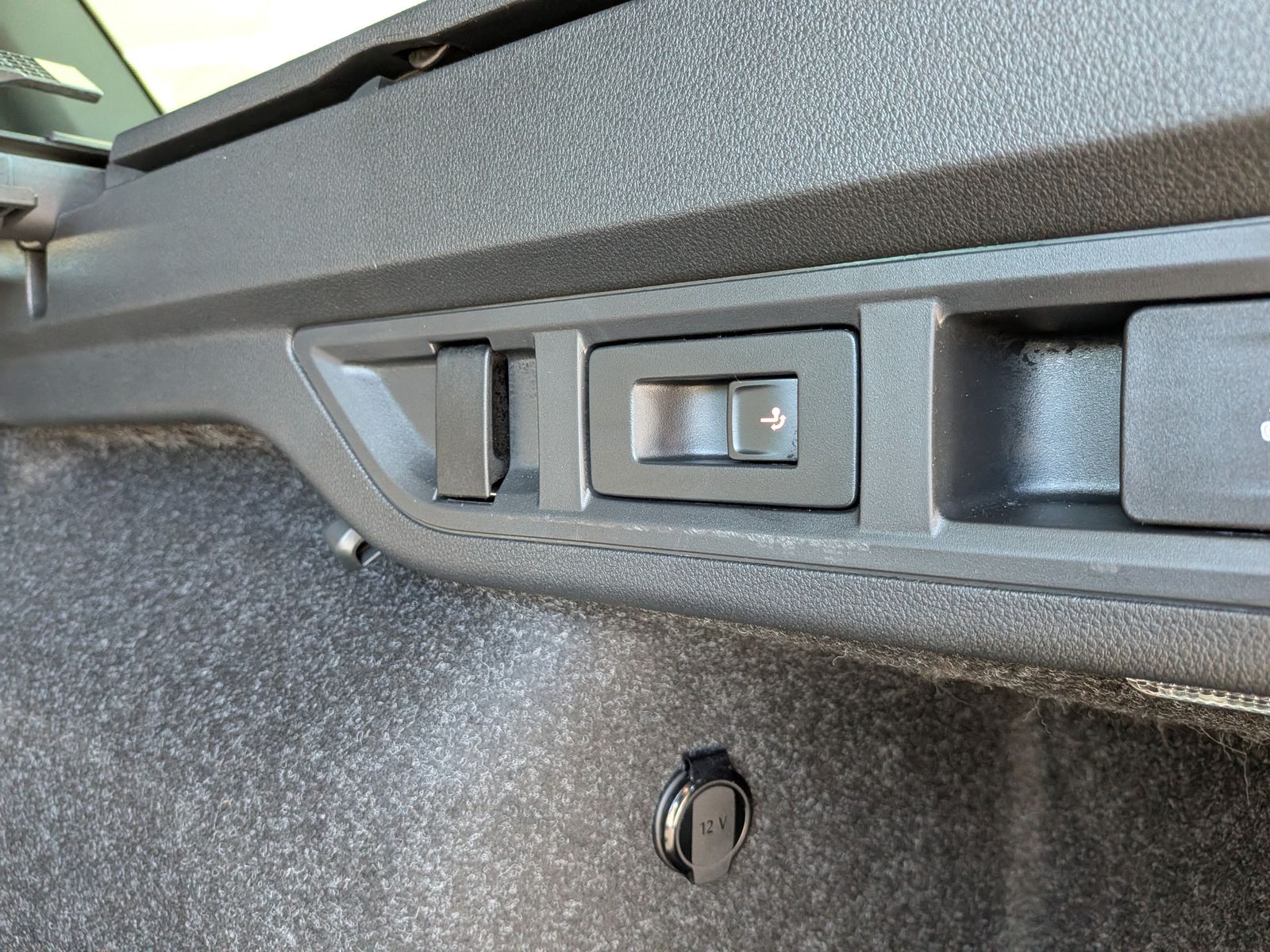 Fahrzeugabbildung SKODA Octavia 1.5 TSI Sportline Pano Matrix AHK 5J-Gar
