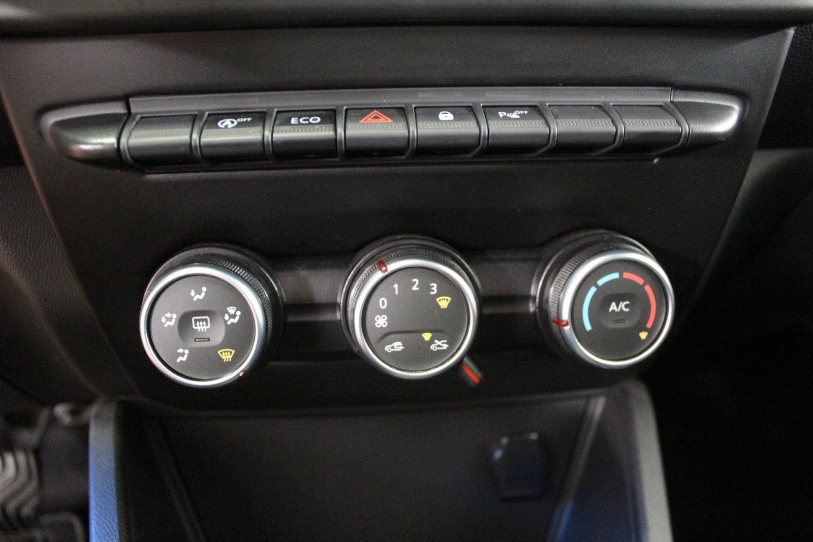 Fahrzeugabbildung Dacia Duster TCe 100 ECO-G LPG Comfort*Allwetter