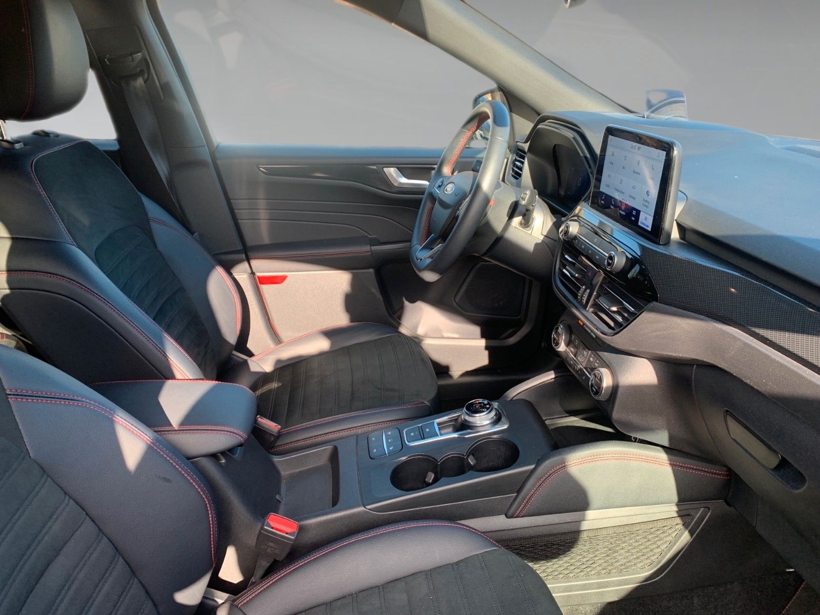 Ford Kuga 2.5 Duratec PHEV ST-LINE X – Bild 4
