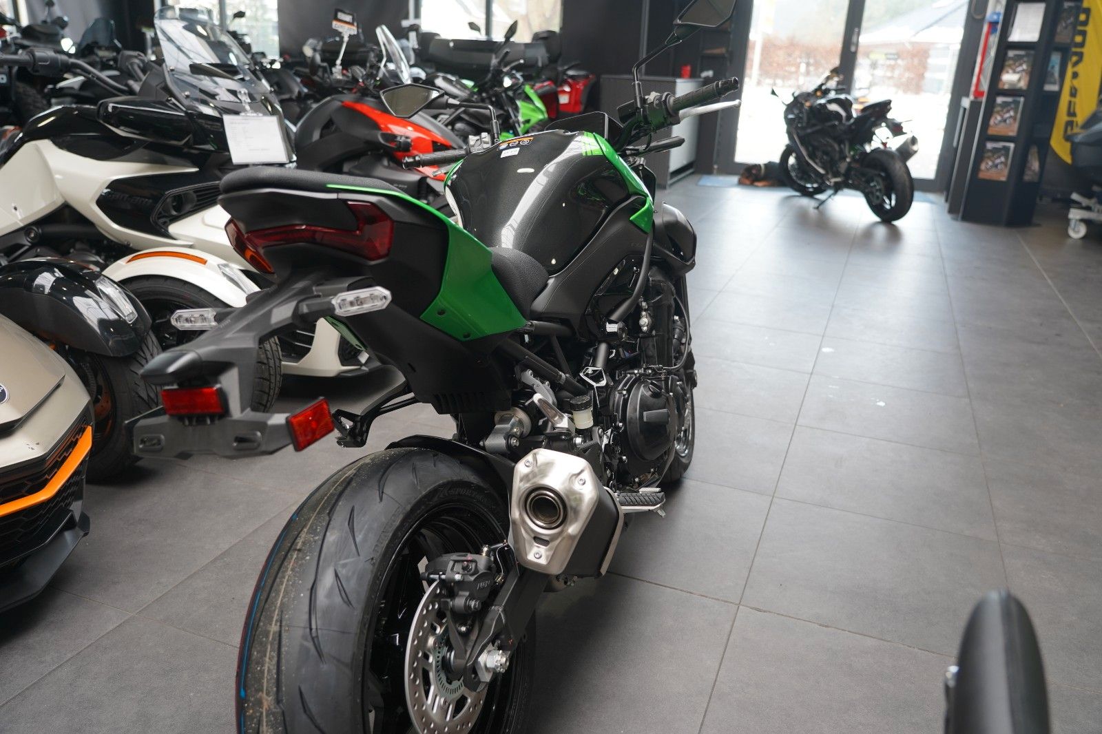 Fahrzeugabbildung Kawasaki Z900 4 Jahre Garantie