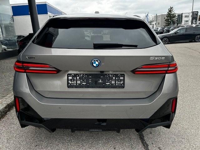 BMW 530e xDrive Touring/Pano/Bower/Assist/*UVP 93k