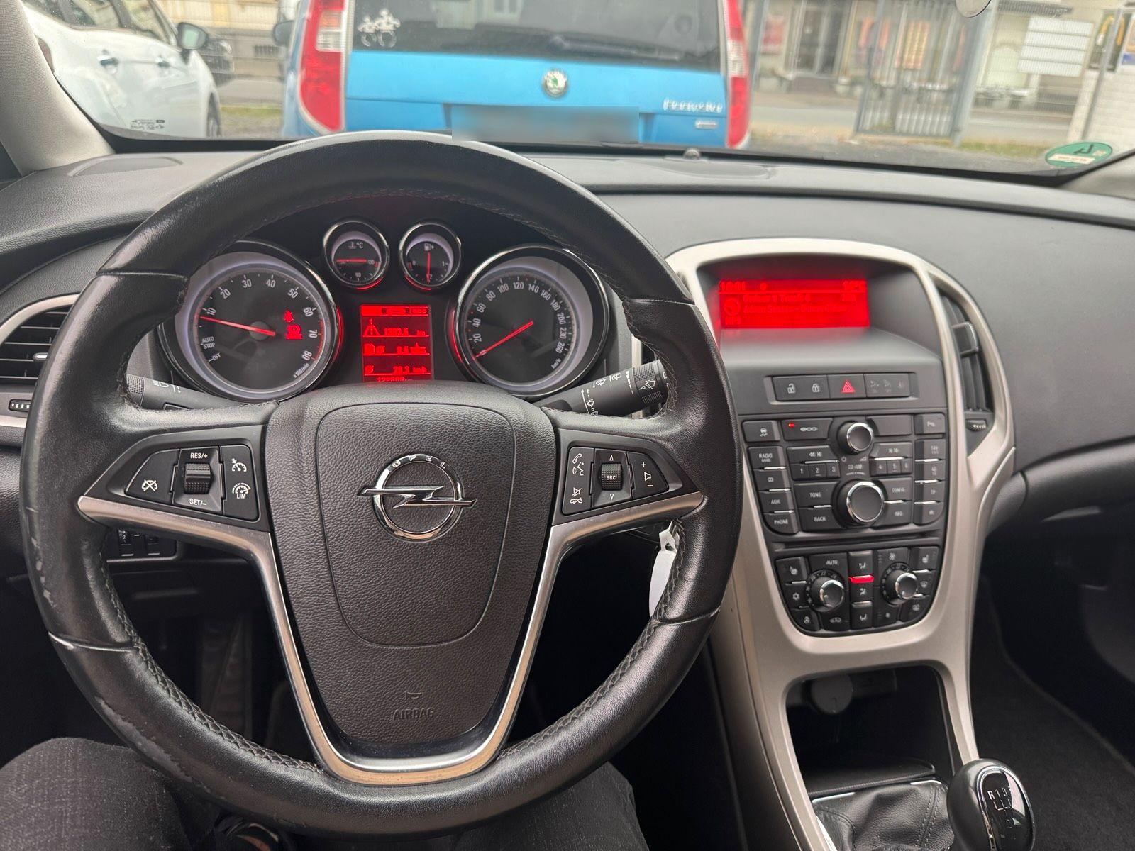 Opel Astra 2012 — engine 101 HP (74kW)
