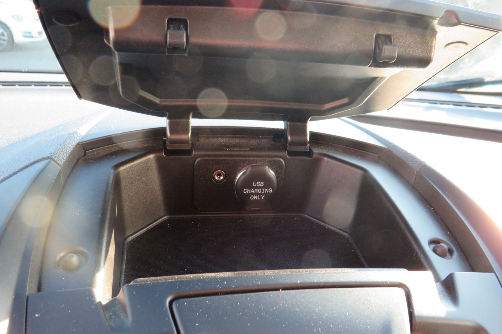 Fahrzeugabbildung Ford Transit Courier KASTEN KLIMA FLÜGEL 1.HD