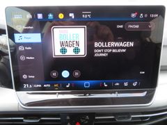 VW Golf VIII Var. 2.0 TDI Life DSG FACELIFT LED Ahk VW Golf VIII Var. 2.0 TDI Life DSG FACELIFT LED Ahk