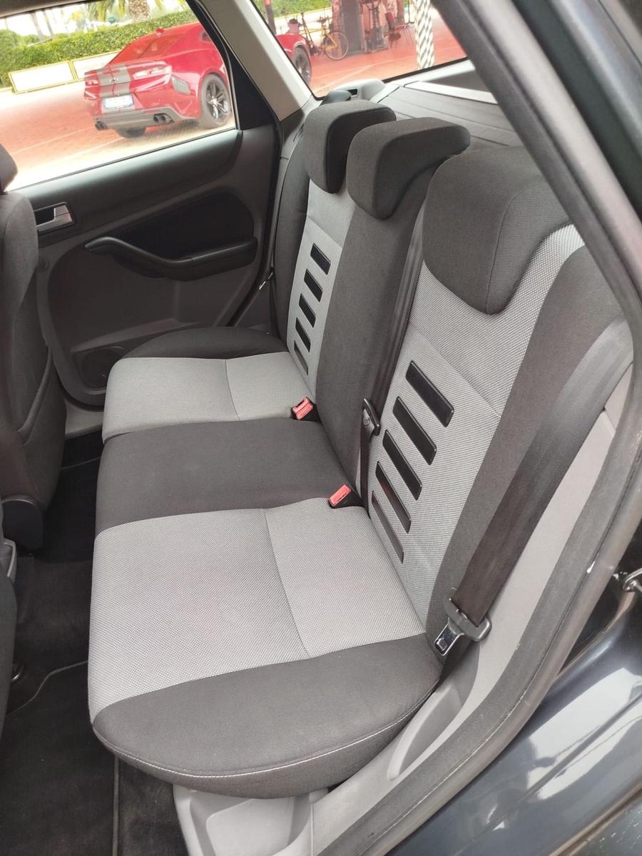 Ford Focus 2010 — photo 9