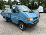 Volkswagen Oldtimer Volkswagen T4  Pritsch - blaue Volkswagen T4 andere