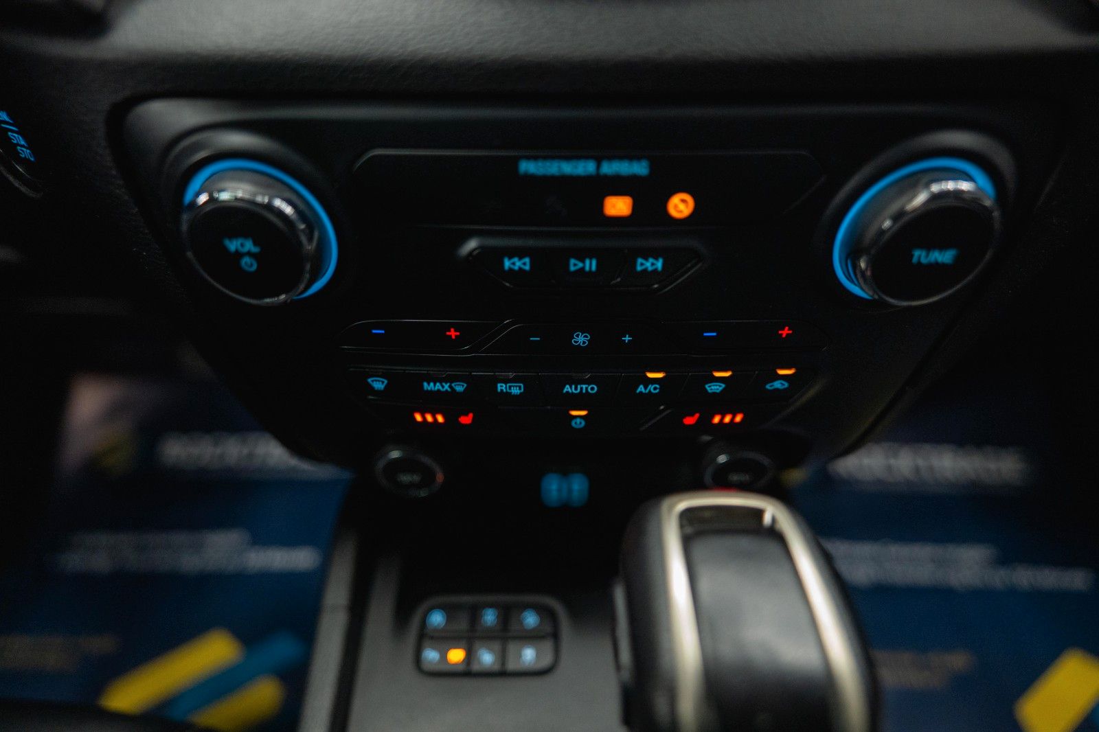 Fahrzeugabbildung Ford Ranger Limited Doppelkabine 4x4 *ACC*LED*DAB*