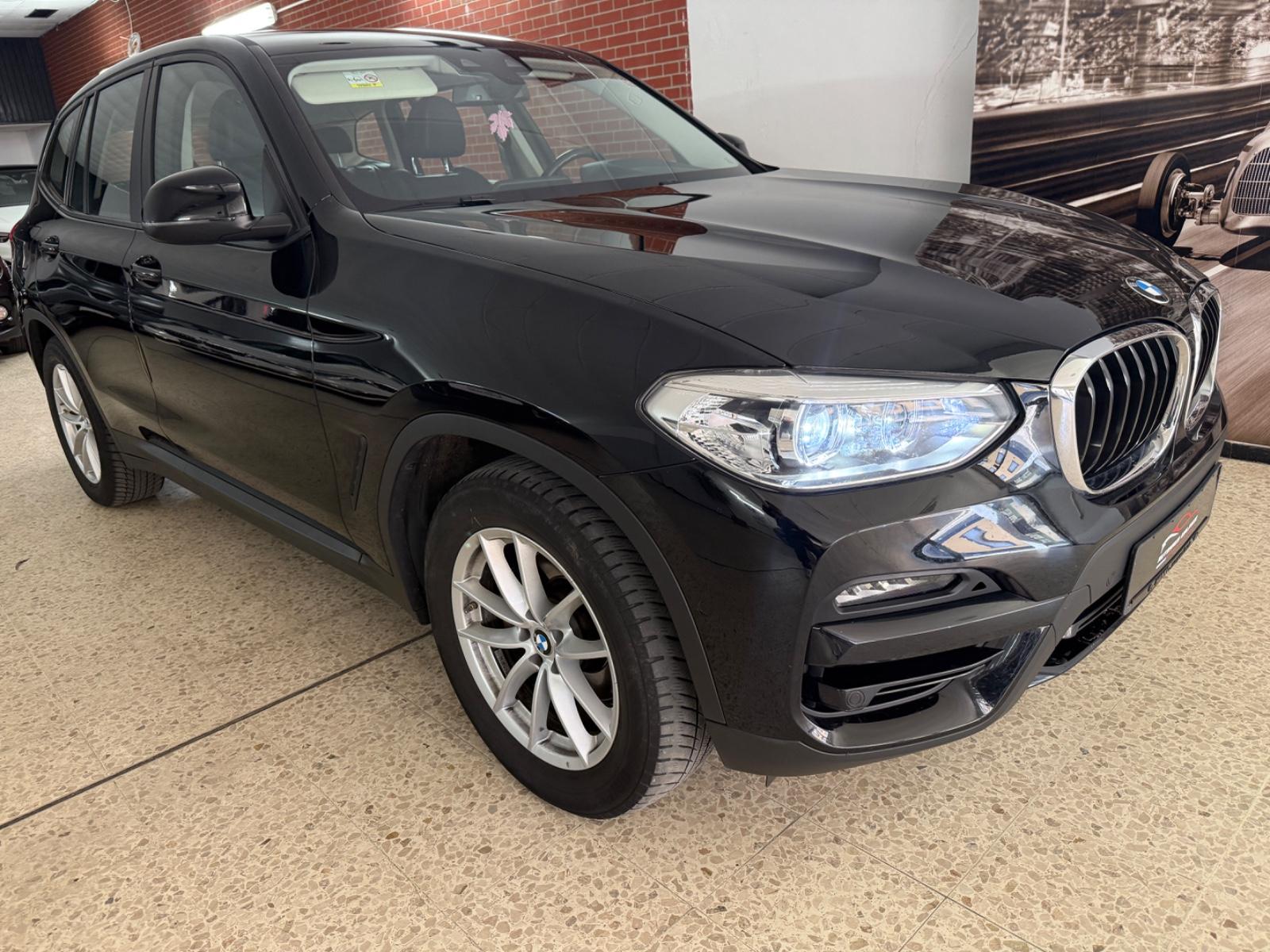 BMW X3 xDrive 20d*AHK*LED*R-Kamera*