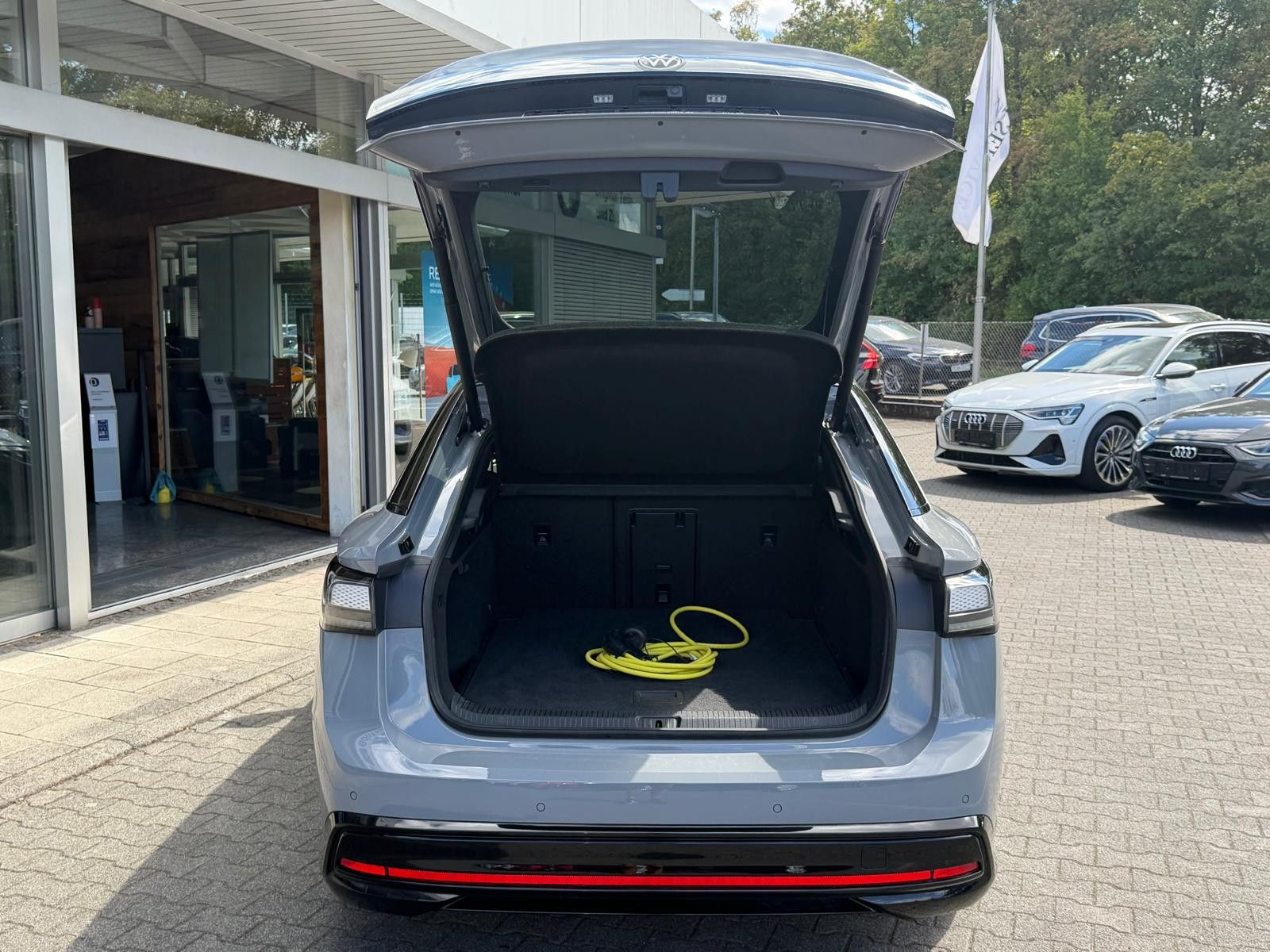 Fahrzeugabbildung Volkswagen ID.7 Pro >IQ.LIGHT+HEAD+MATRIX+NAVI+SHZ+ACC+360+