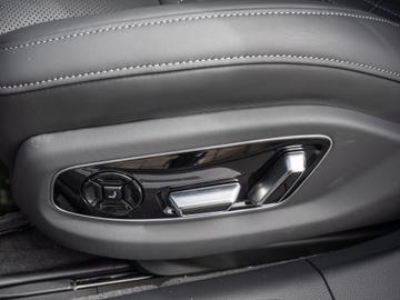 2025 AUDI S8 缩略图 26