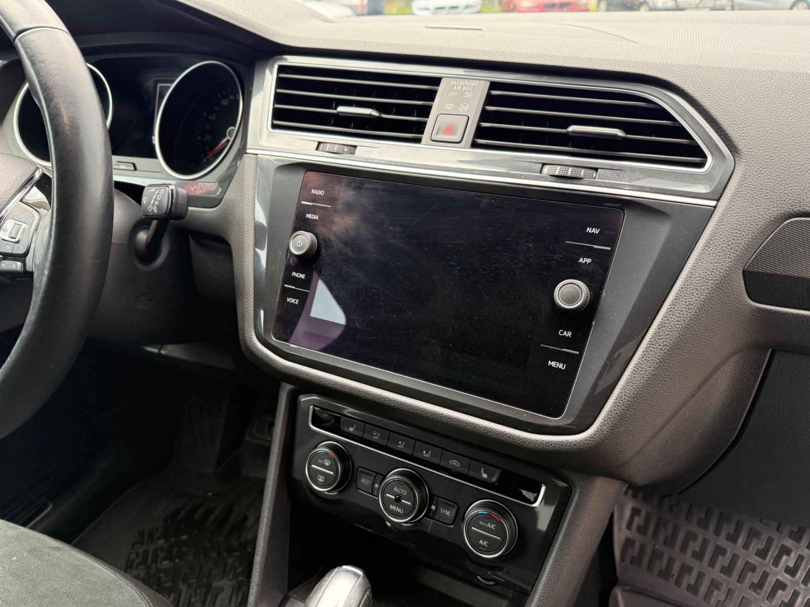 Tiguan Allspace Highline 4Motion*7-SITZER*NAVI*2