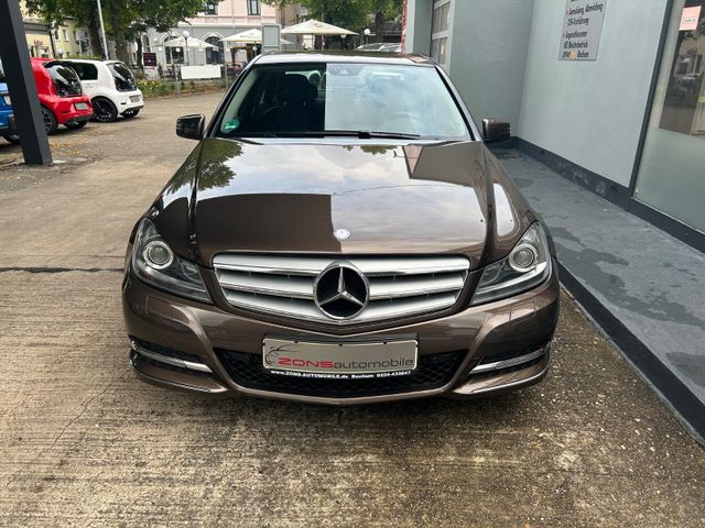 Fahrzeugabbildung Mercedes-Benz C 180 Avantgarde Auto.+AHK+Navi+Xenon+Teilleder+