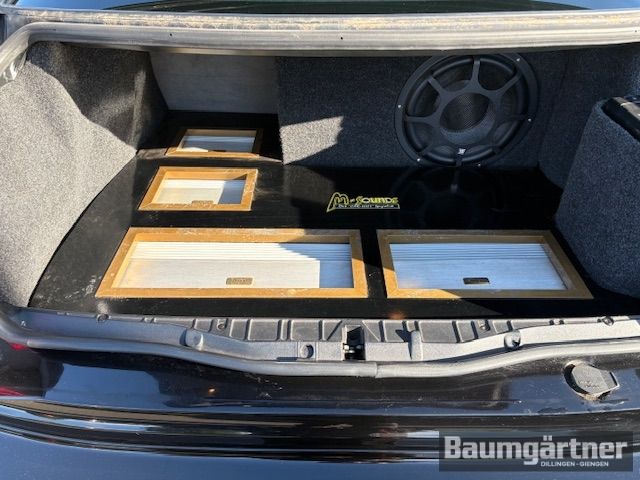 Fahrzeugabbildung BMW 850 CSi V12 M-Paket 6-Gang-Schalter Schiebedach