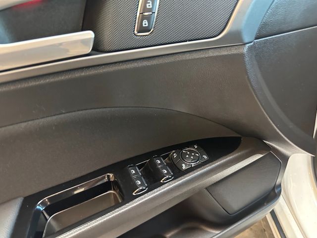 Ford Mondeo Lim *TEMPO*NAVI*KEYLESS*PANO*2-Zonen*