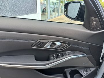 Fahrzeugabbildung BMW 320 d xDrive M Sport ACC 360° H&K Standh 19"