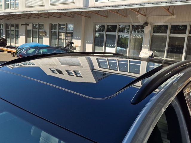 Touran Highline 1.5 TSI DSG,ACC,LED,Navi,PANO
