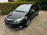 Toyota Avensis Combi 2,2-l-D-4D Automatik Executive... - Toyota Avensis mit Diesel-Antrieb: Kombi, Automatik