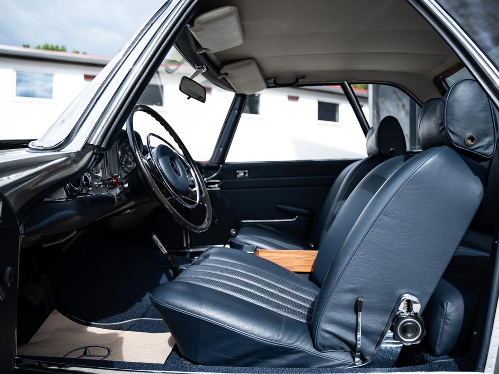 Mercedes-Benz SL 280