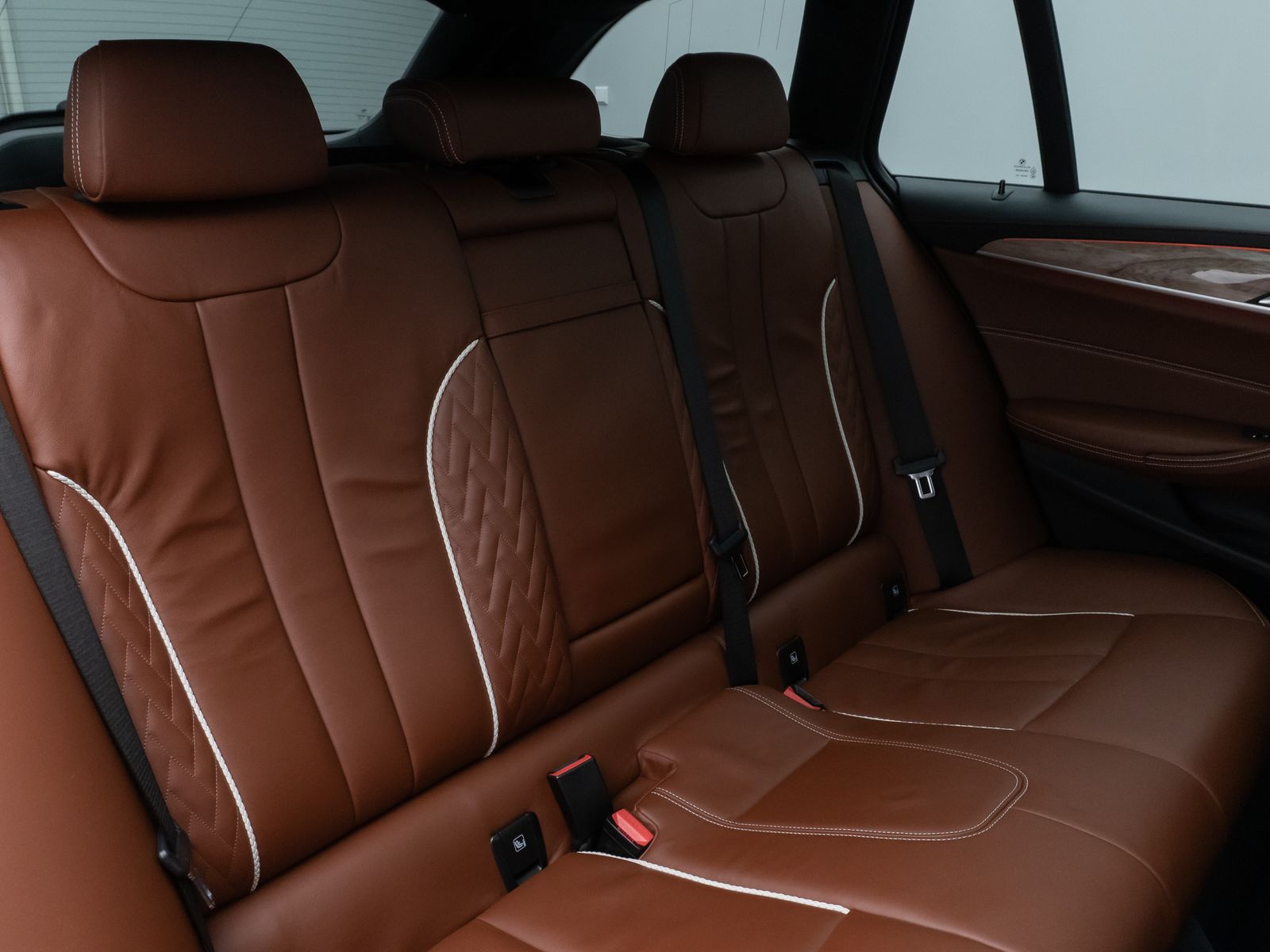 Fahrzeugabbildung BMW 540d xD M Sport Panorama 360°HUD B&W NightVision