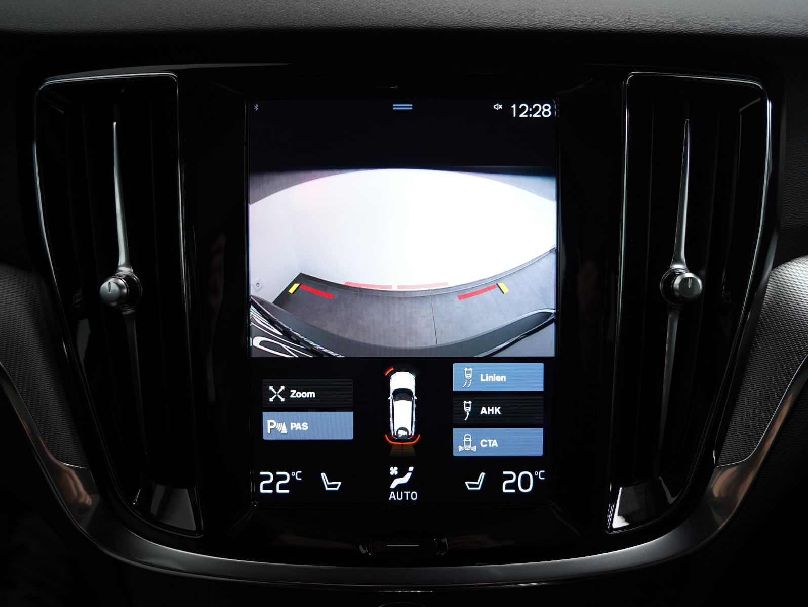 Fahrzeugabbildung Volvo V60 T6 AWD Recharge Plug-In R Design ACC/4C/AHK