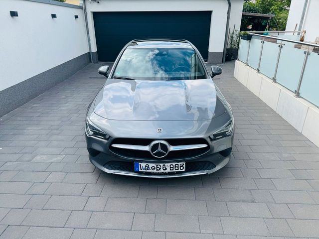 MERCEDES-BENZ CLA 180 d SB PANO/M.BEAM/TOT/R.KAM/BURMESTER