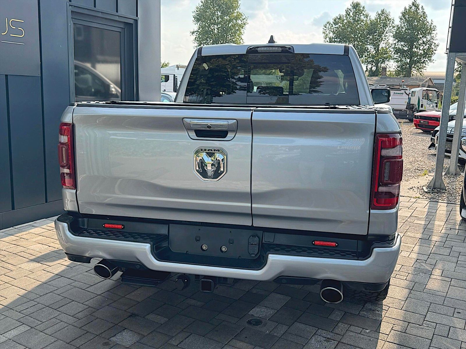 Fahrzeugabbildung Dodge RAM 5.7 V8 HEMI LIMITED 4x4 *Pano*360*Luft*ACC*