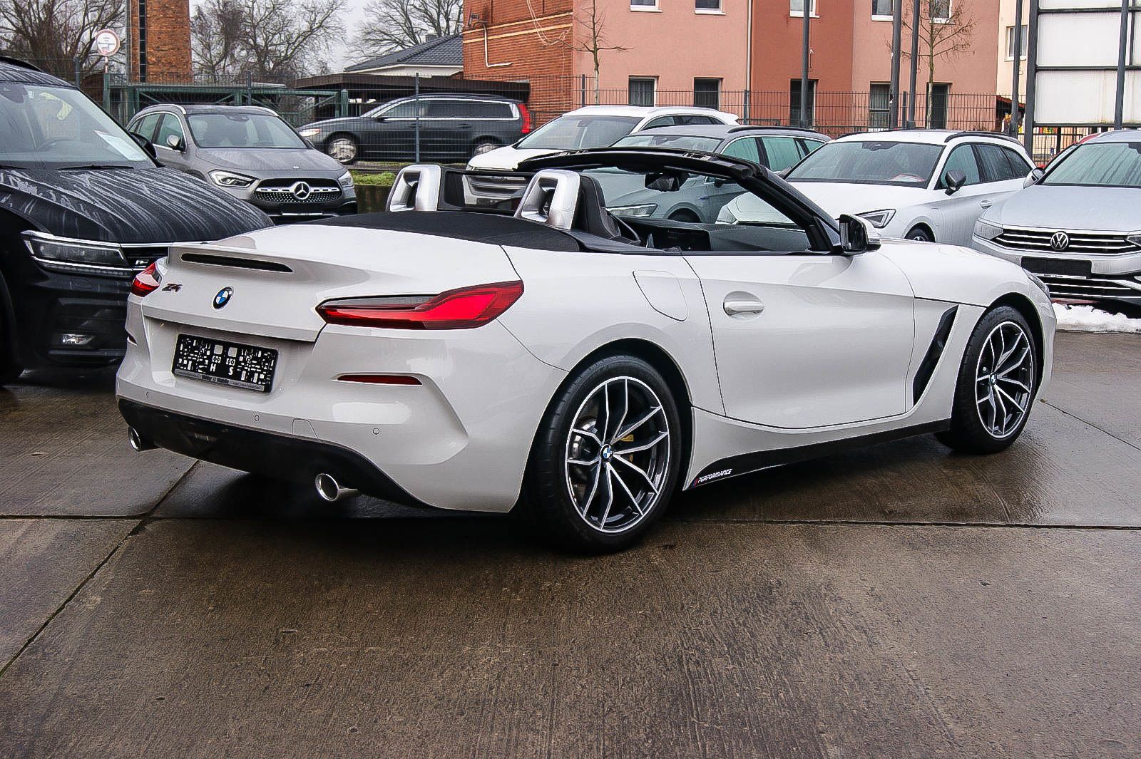 Fahrzeugabbildung BMW Z4 Roadster sDrive 20 i Sport Line LEDER KEYLESS