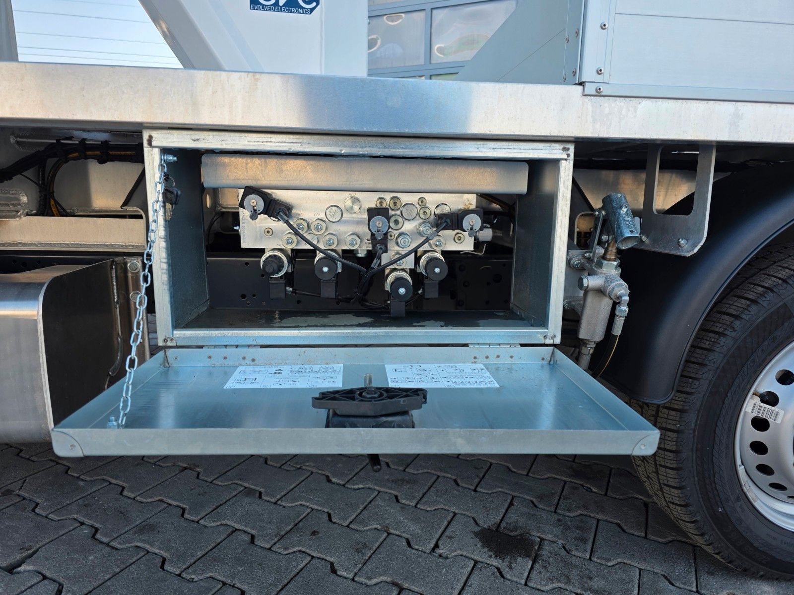 Fahrzeugabbildung Iveco Daily 35S14 *MULTITEL MTE 270*27Meter*