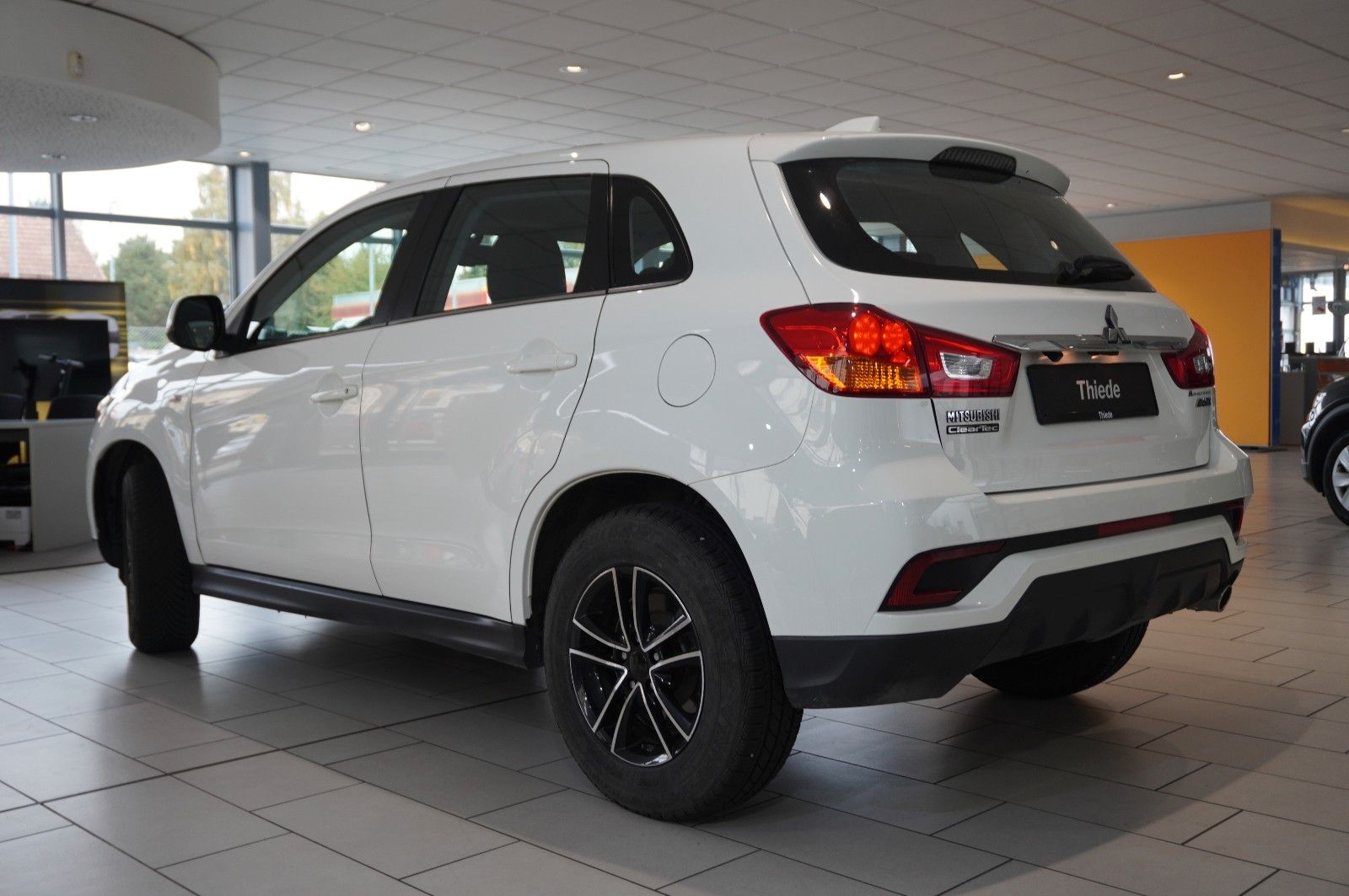 Fahrzeugabbildung Mitsubishi ASX 1.6 EDITION 2WD NAVI/LED/KAMERA/SHZ/TEMP/DAB