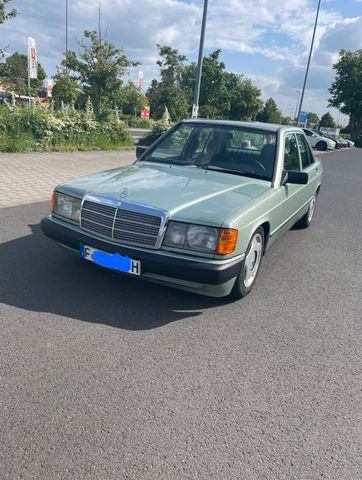 Mercedes-Benz 190D 2.5 | TÜV 2025 + H-Kennzeichen / Nelkengrün