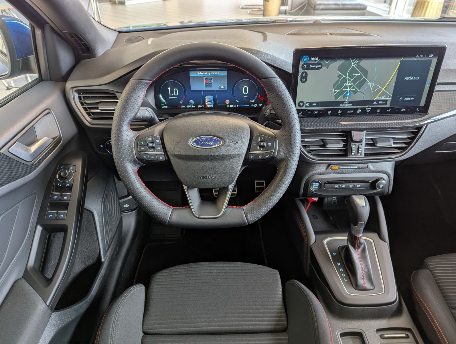 Fahrzeugabbildung Ford Focus 1.0 ST-Line X Styling Matrix B&amp;O Pano 18"