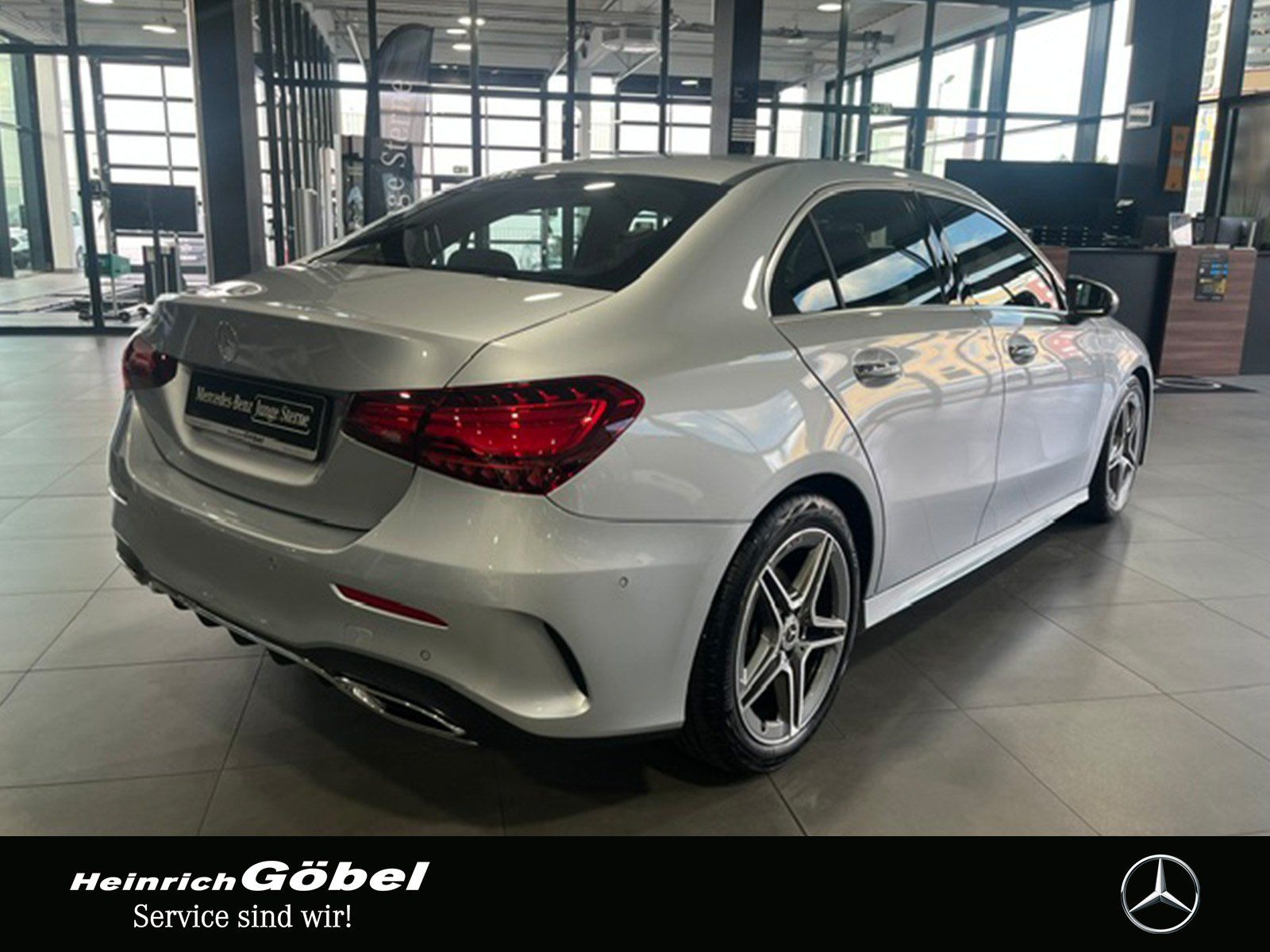 Fahrzeugabbildung Mercedes-Benz A 180 Lim. AMG LINE+WINTERPAKET+KEYLESS+LED+CAM