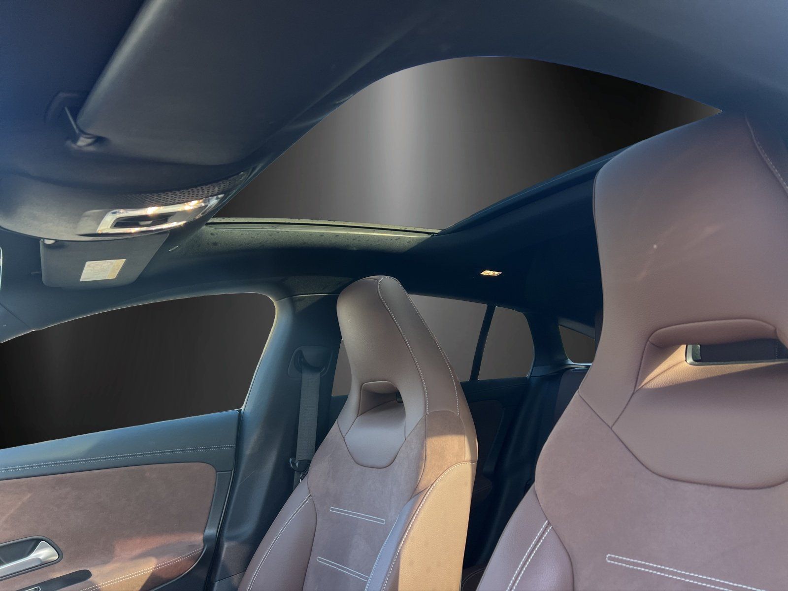 Fahrzeugabbildung Mercedes-Benz CLA 220 d Shooting Brake AMG Burme PANO KeyGo