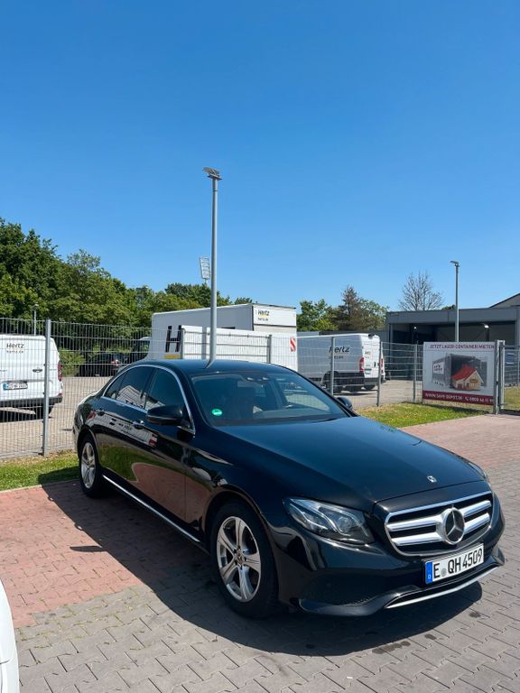 Image of Mercedes-Benz E 250
