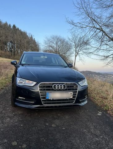 AUDI A3 1.6 TDI Ambiente Sportback