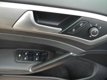 Volkswagen Golf - 12