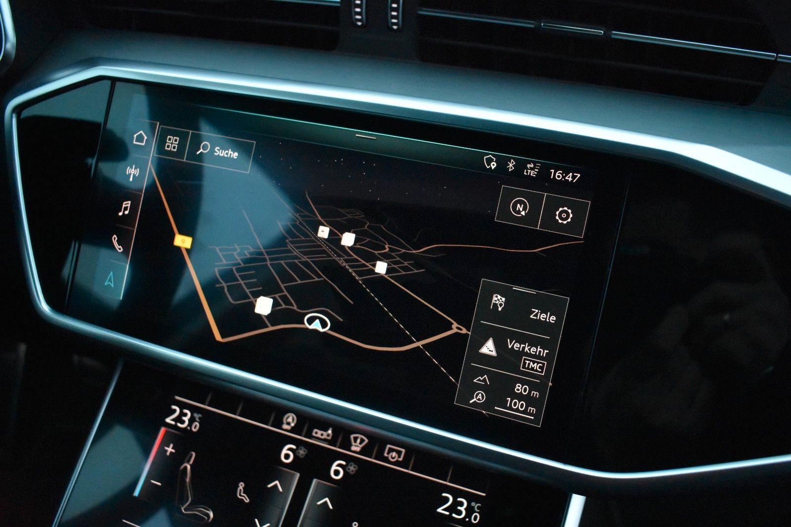 Fahrzeugabbildung Audi S6 Avant 3.0 TDI quattro Matrix-LED HUD