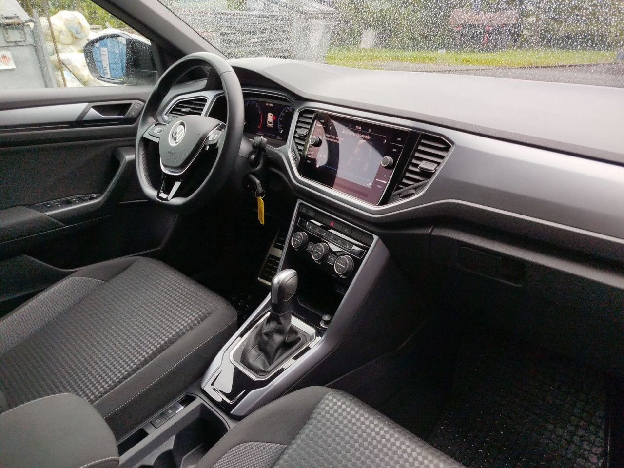 Fahrzeugabbildung Volkswagen T-ROC Style ACTIVE 1.5 TSI DSG Standhg Navi
