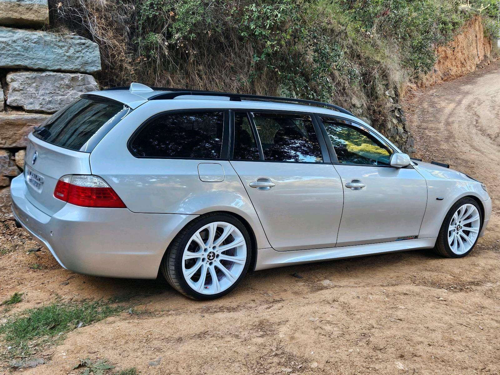 BMW 525 2005 — салон
