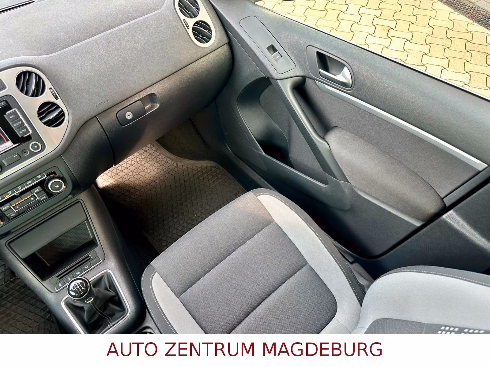 Volkswagen Tiguan Life *2.HAND*NAVI*AHK*TEMPOM.*SITZH.*PDC*