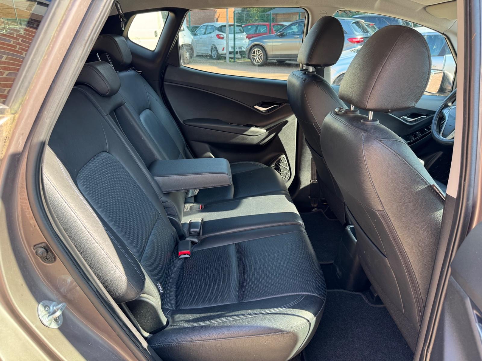 Hyundai ix20 2011 — photo 28