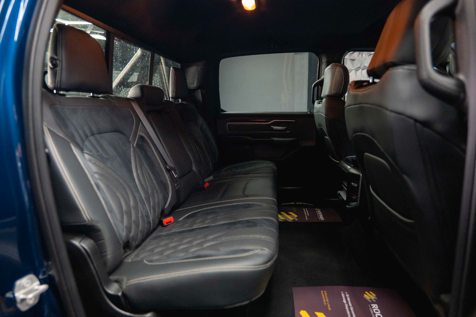 Fahrzeugabbildung Dodge RAM 5.7 V8 HEMI 4x4 OFFROAD Night-Paket *LED*19%